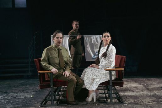 Фото Генерал и его семья в театре Вахтангова